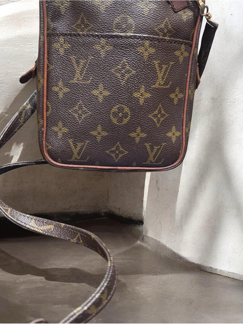 Louis Vuitton Danube Crossbody Vintage, Dust Bag and COA - Picture 4 of 16